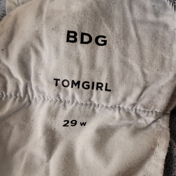 EUC BDG TomGirl Denim Button Fly Shorts sz 29 - Picture 5 of 9